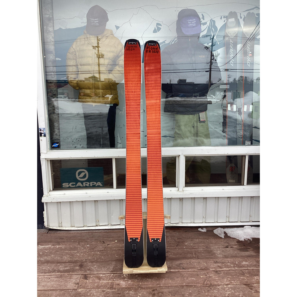 KIT SKI USAGÉ - Ferreol Pionnier 104 164cm-Location-Caroune Ski Shop
